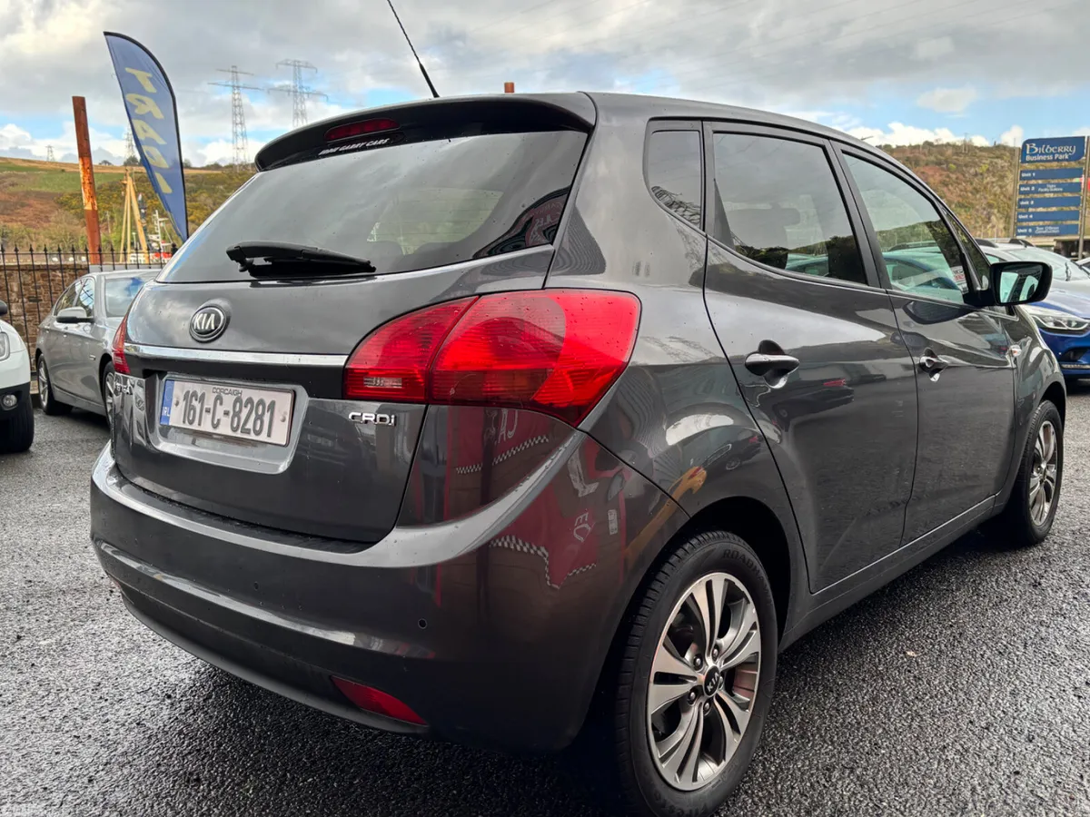 Kia Venga MPV, Diesel, 2016, Silver
