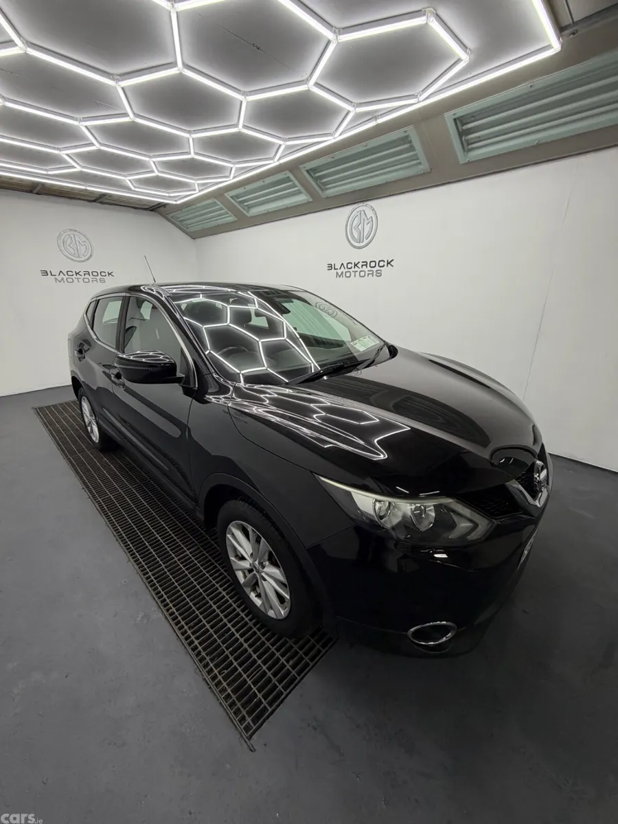 Nissan Qashqai Hatchback, Diesel, 2015, Black