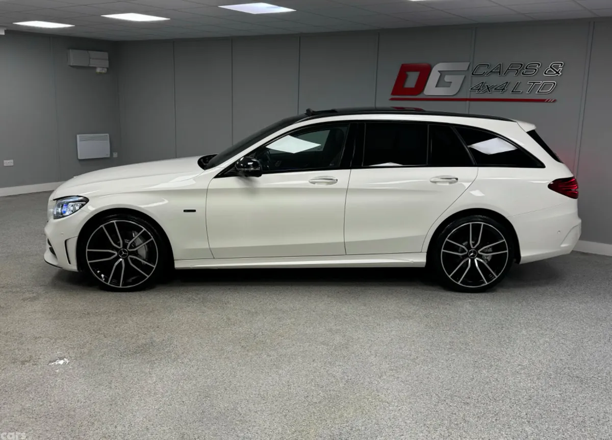 Mercedes-Benz 300 Estate, Diesel Hybrid, 2020, White