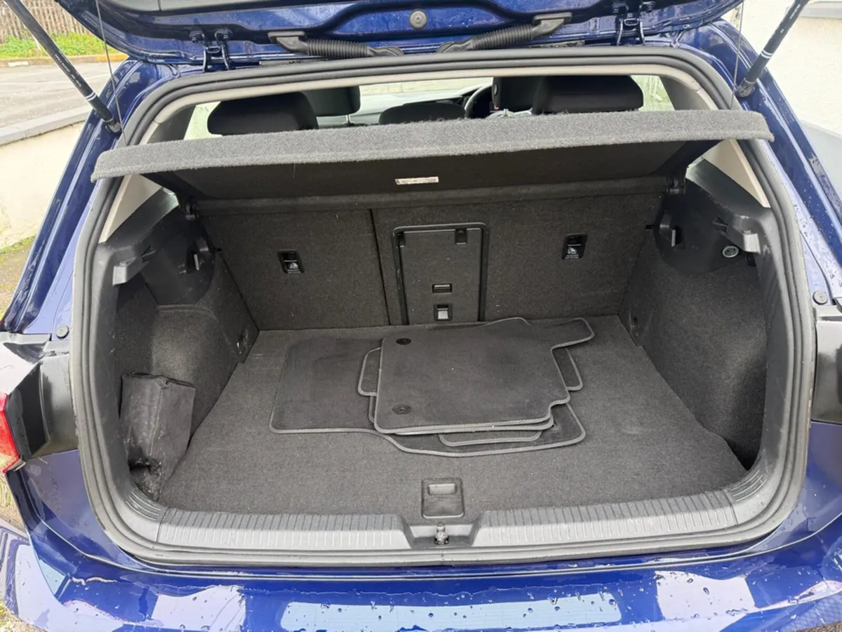 Volkswagen Golf Hatchback, Petrol Plug-in Hybrid, 2022, Blue
