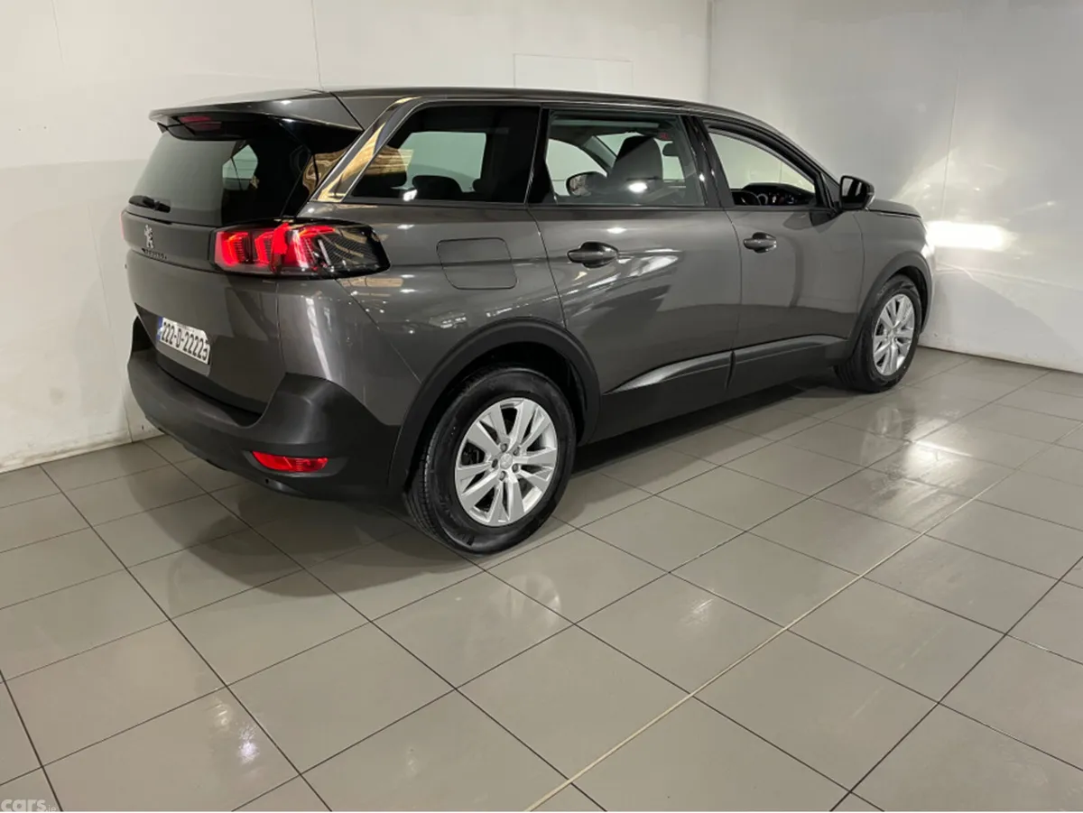 Peugeot 5008 MPV, Diesel, 2022, Grey