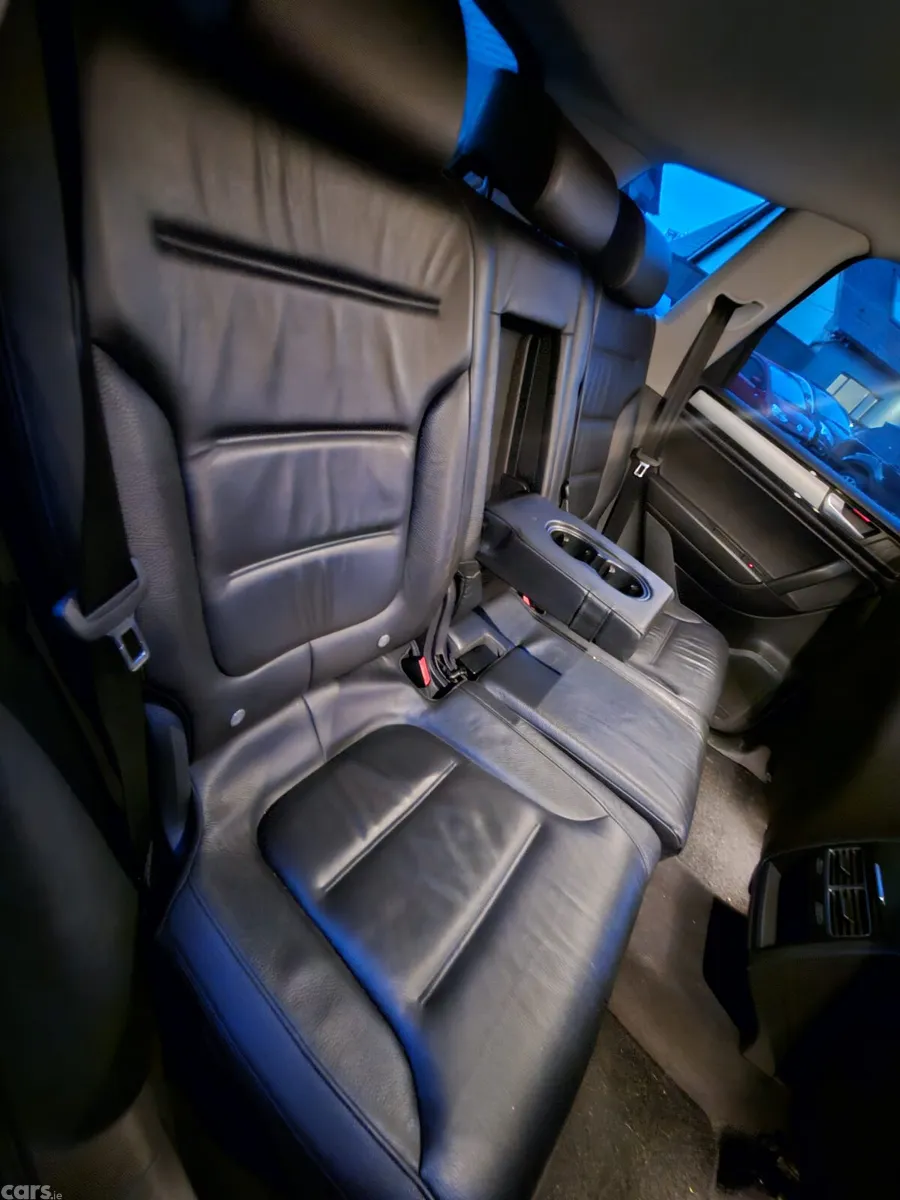 Volkswagen Touareg SUV, Diesel, 2013, Silver