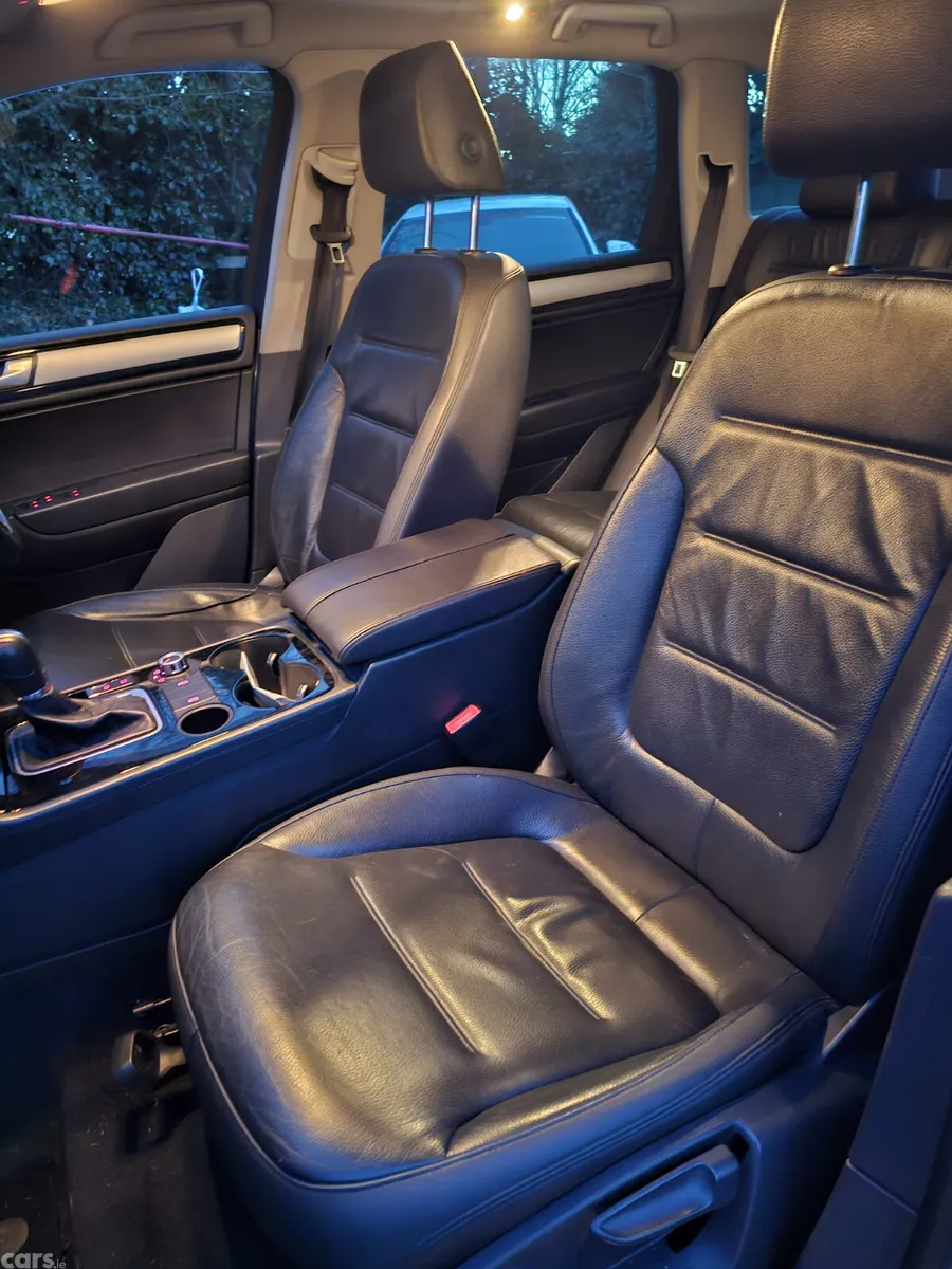 Volkswagen Touareg SUV, Diesel, 2013, Silver