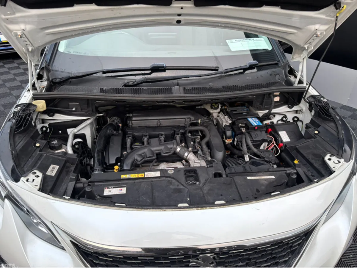 Peugeot 5008 SUV, Petrol, 2017, White
