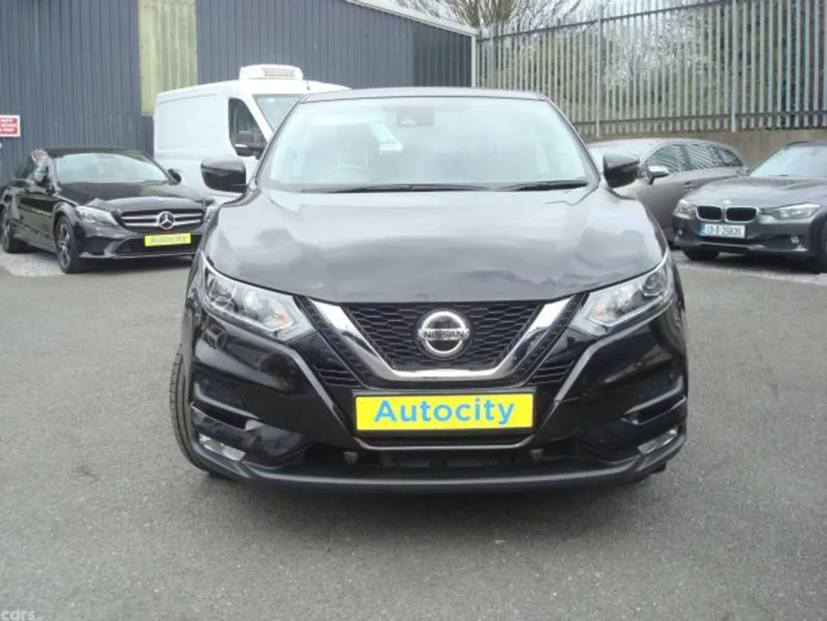 Nissan Qashqai Hatchback, Petrol, 2020, Black