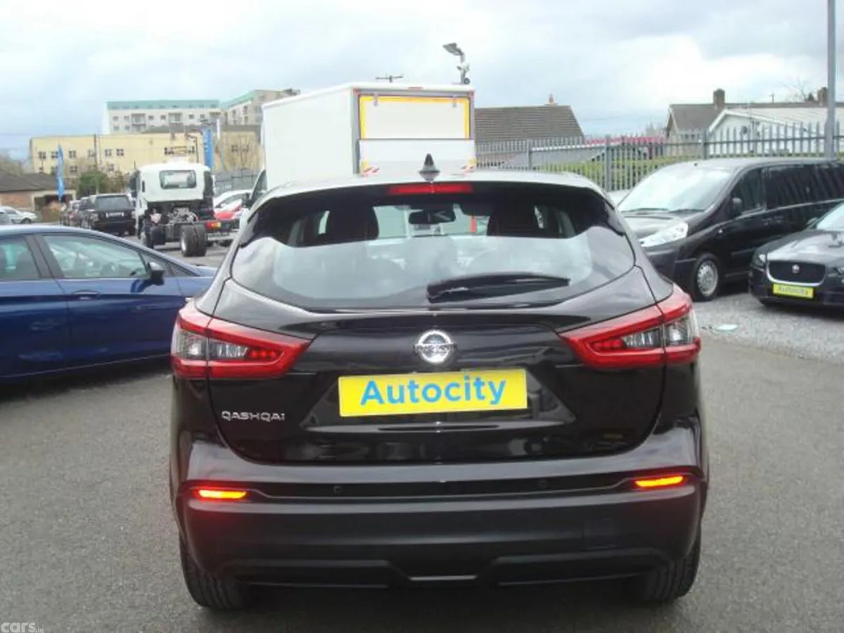 Nissan Qashqai Hatchback, Petrol, 2020, Black