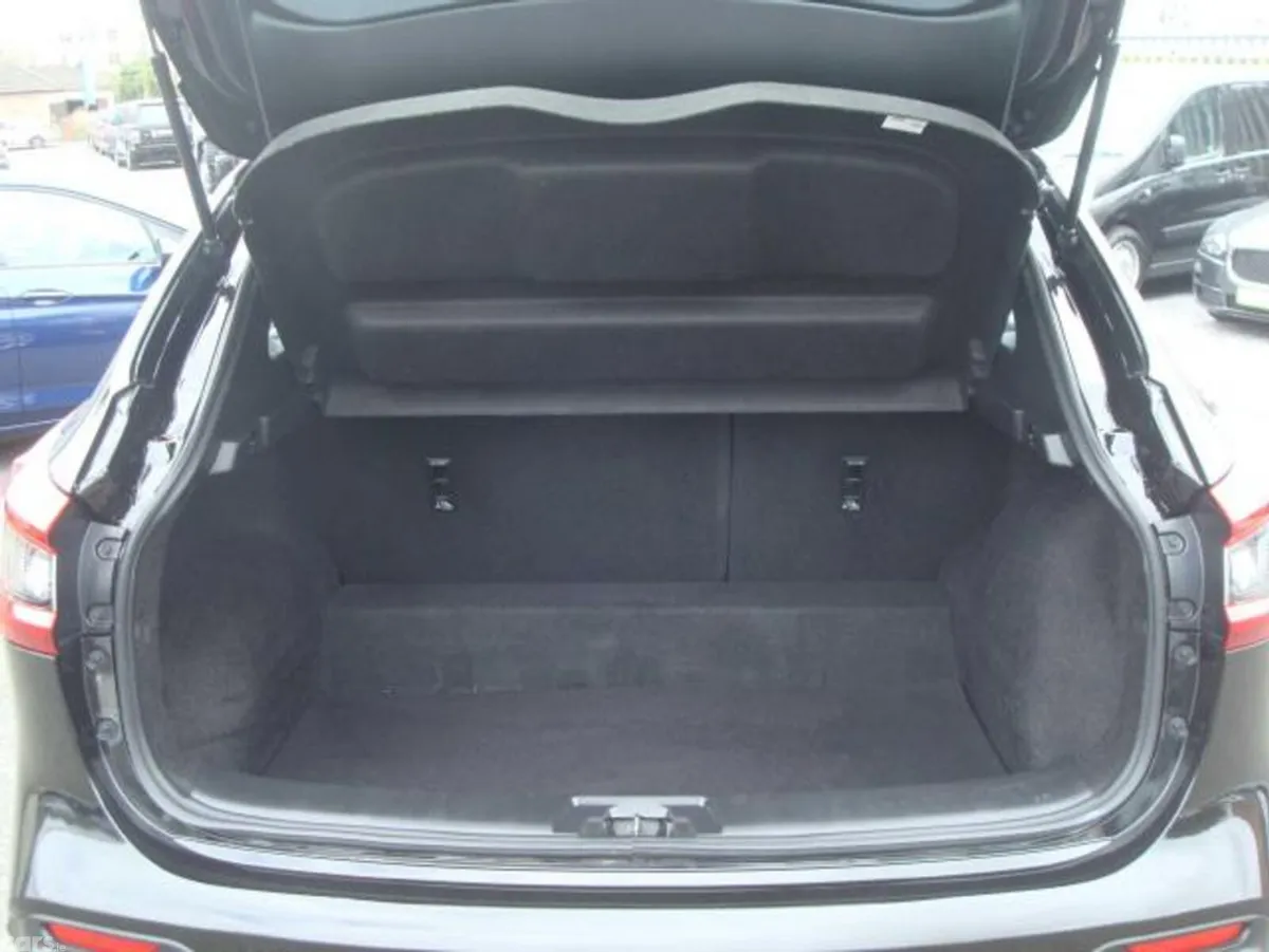 Nissan Qashqai Hatchback, Petrol, 2020, Black