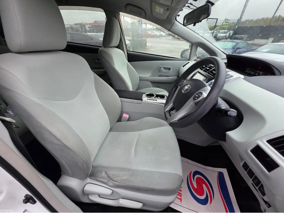 Toyota Prius MPV, Petrol Hybrid, 2013, White