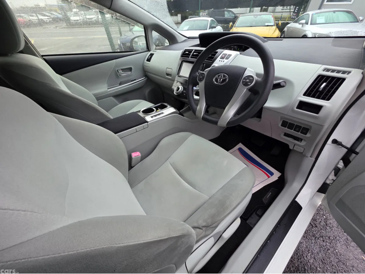 Toyota Prius MPV, Petrol Hybrid, 2013, White