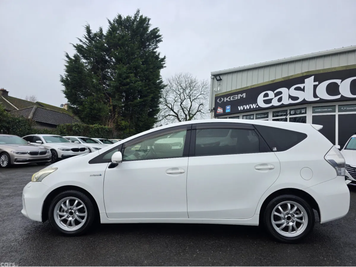 Toyota Prius MPV, Petrol Hybrid, 2013, White