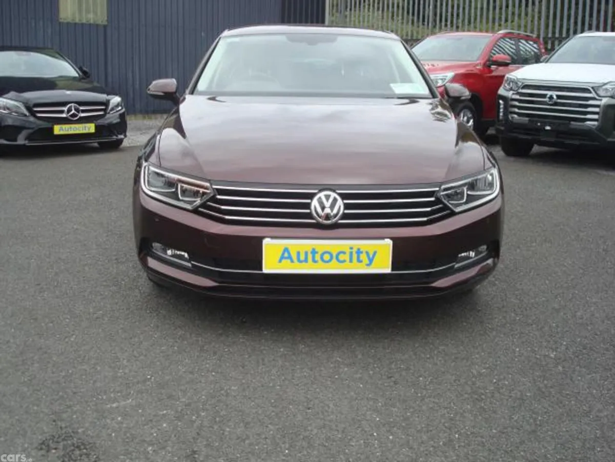 Volkswagen Passat Saloon, Diesel, 2018, Red