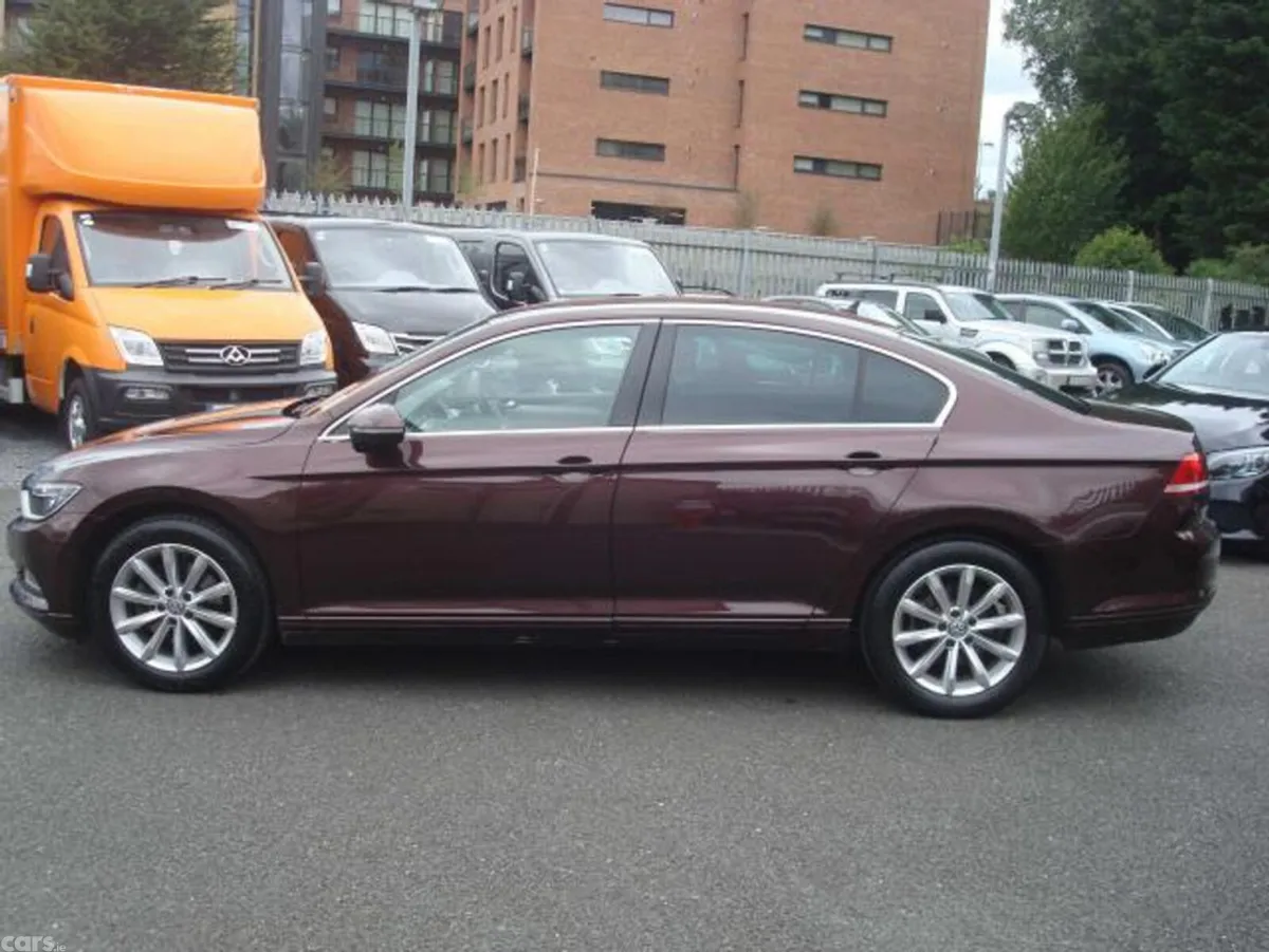 Volkswagen Passat Saloon, Diesel, 2018, Red