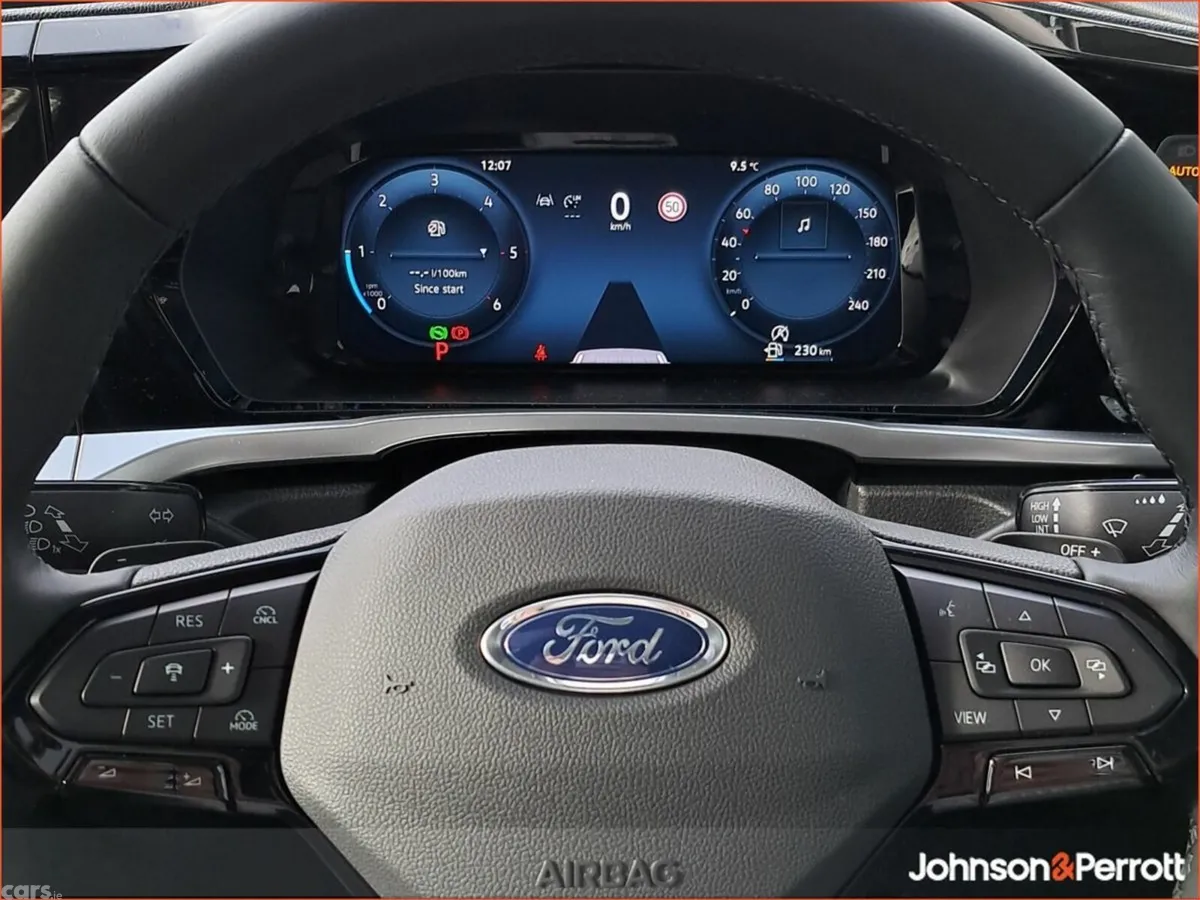 Ford Tourneo Connect MPV, Petrol Plug-in Hybrid, 2027, 