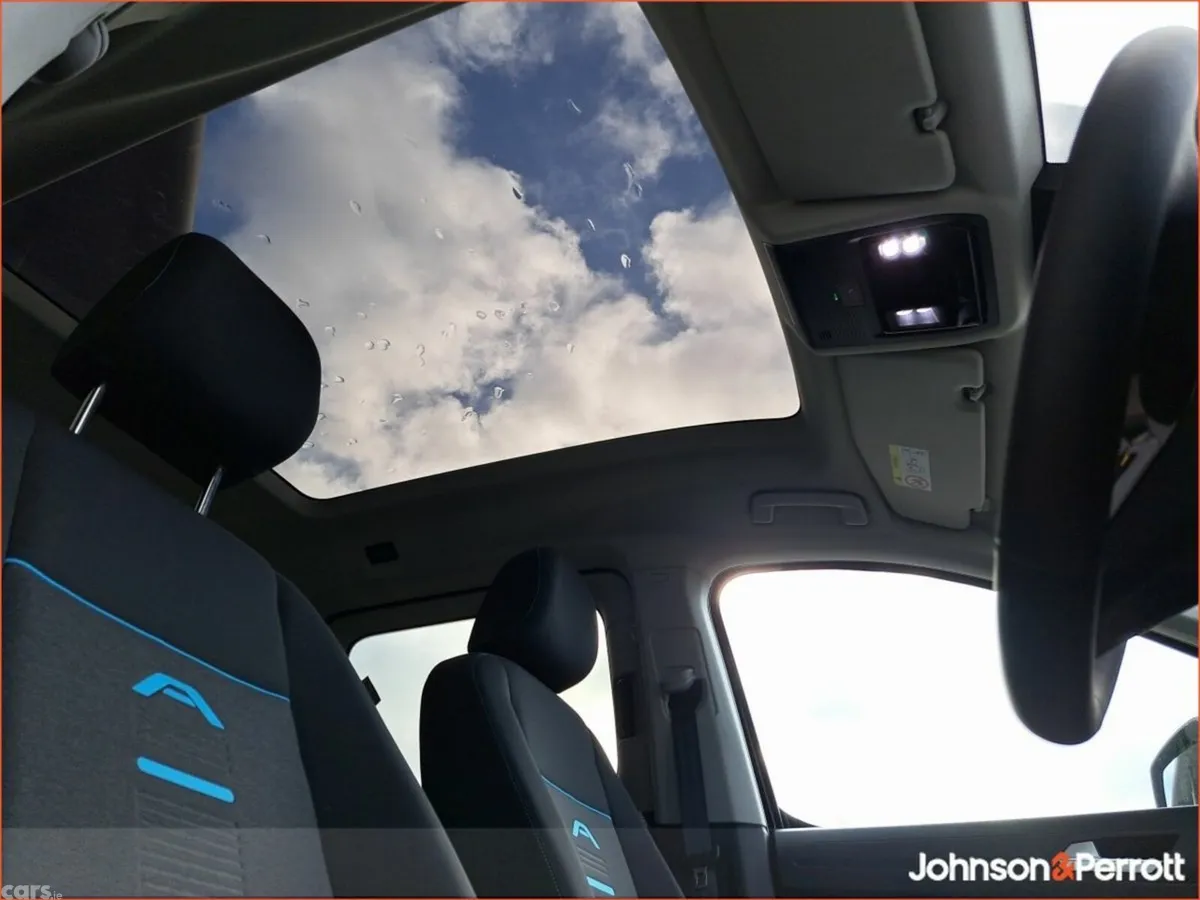 Ford Tourneo Connect MPV, Petrol Plug-in Hybrid, 2027, 