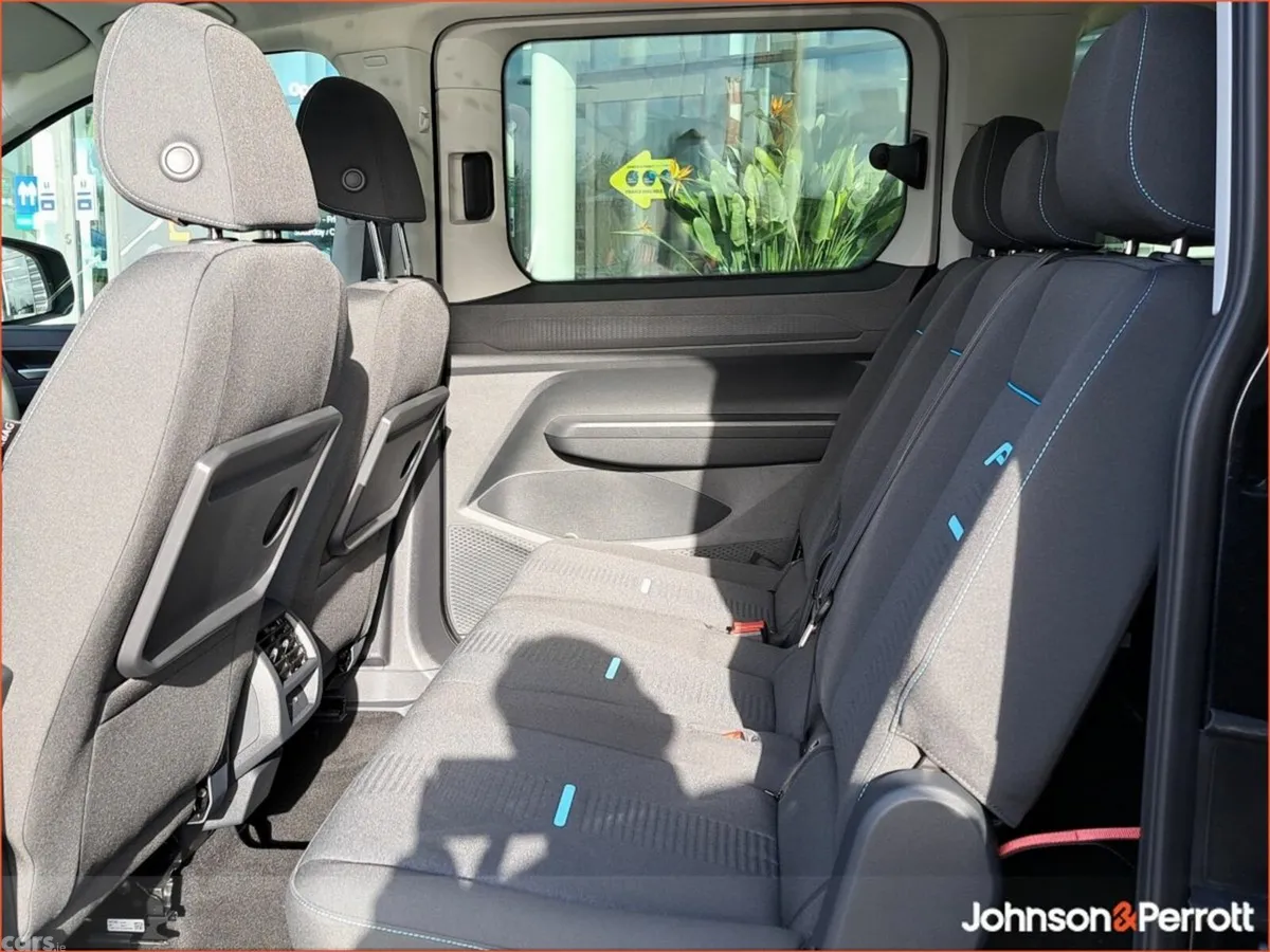 Ford Tourneo Connect MPV, Petrol Plug-in Hybrid, 2027, 