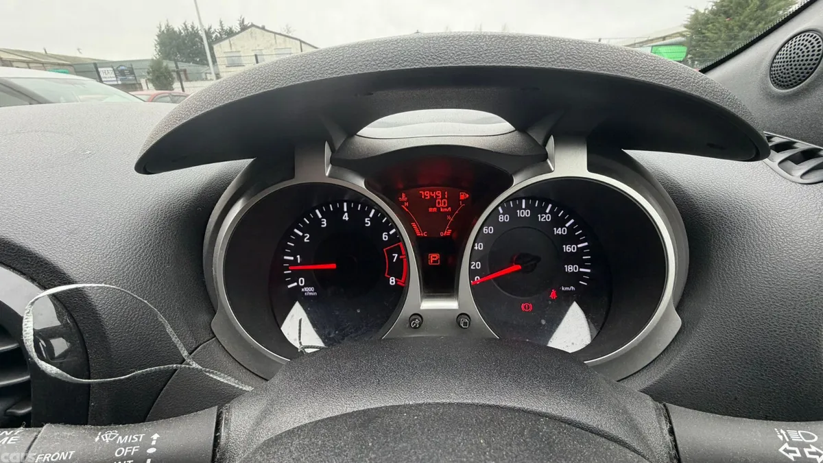 Nissan Juke MPV, Petrol, 2011, Silver