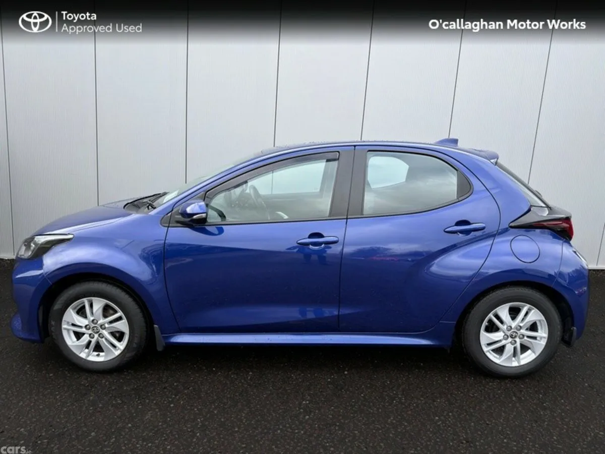 Toyota Yaris Hatchback, Petrol, 2023, Blue