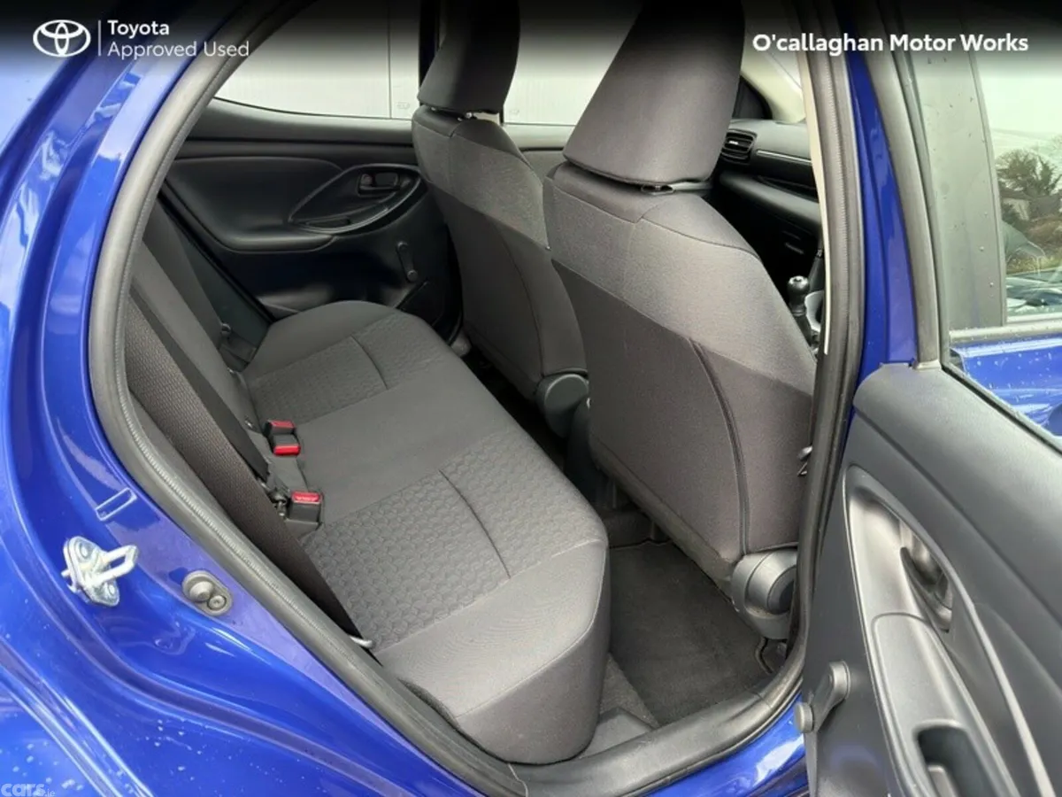 Toyota Yaris Hatchback, Petrol, 2023, Blue