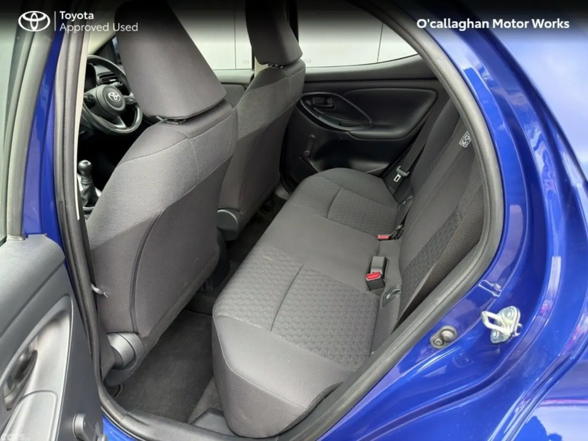 Toyota Yaris Hatchback, Petrol, 2023, Blue
