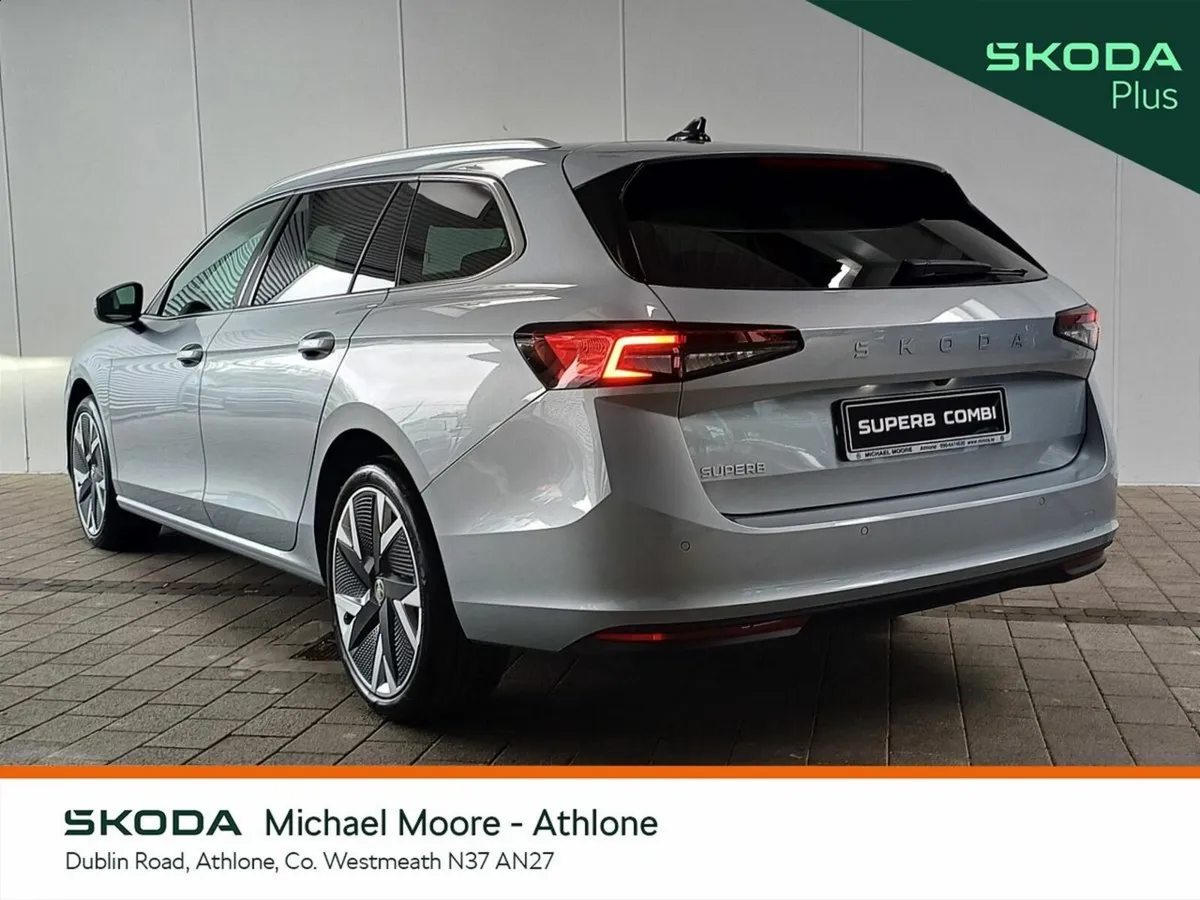 Skoda Superb Saloon, Diesel, 2027, Silver