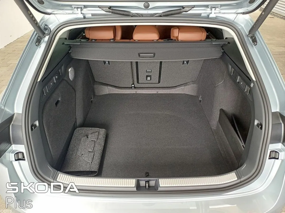 Skoda Superb Saloon, Diesel, 2027, Silver