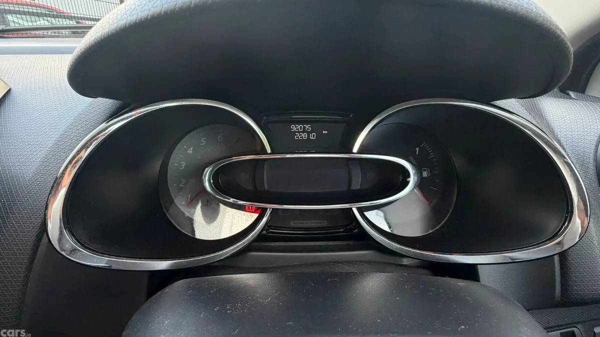 Renault Clio Hatchback, Petrol, 2015, Silver