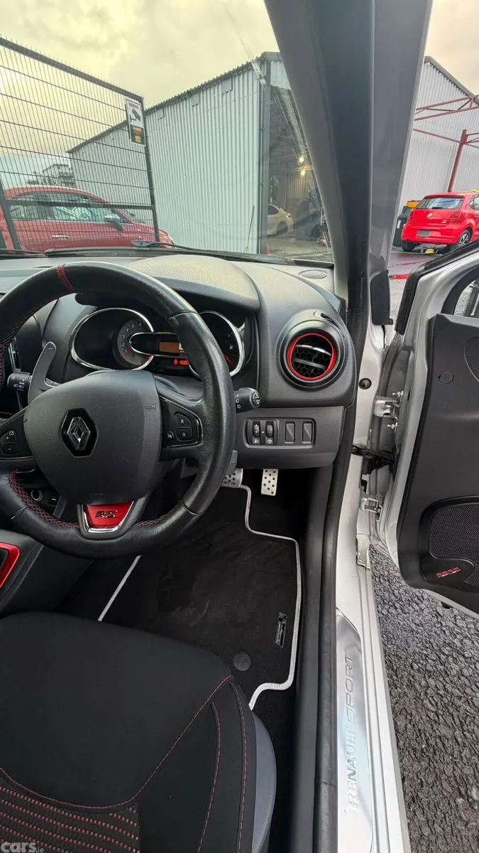 Renault Clio Hatchback, Petrol, 2015, Silver