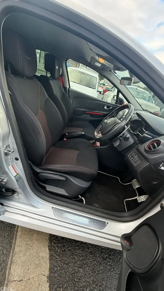 Renault Clio Hatchback, Petrol, 2015, Silver