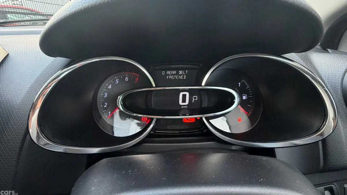 Renault Clio Hatchback, Petrol, 2015, Silver