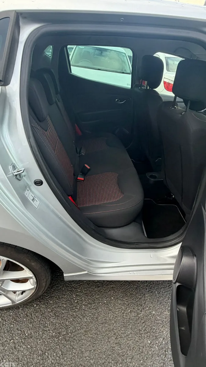 Renault Clio Hatchback, Petrol, 2015, Silver