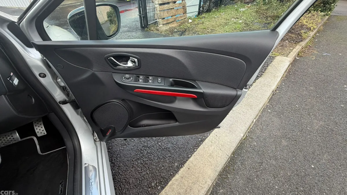 Renault Clio Hatchback, Petrol, 2015, Silver