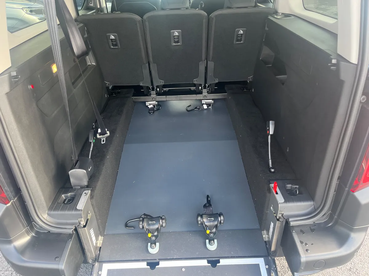 Citroen Berlingo Multispace MPV, Diesel, 2026, Blue