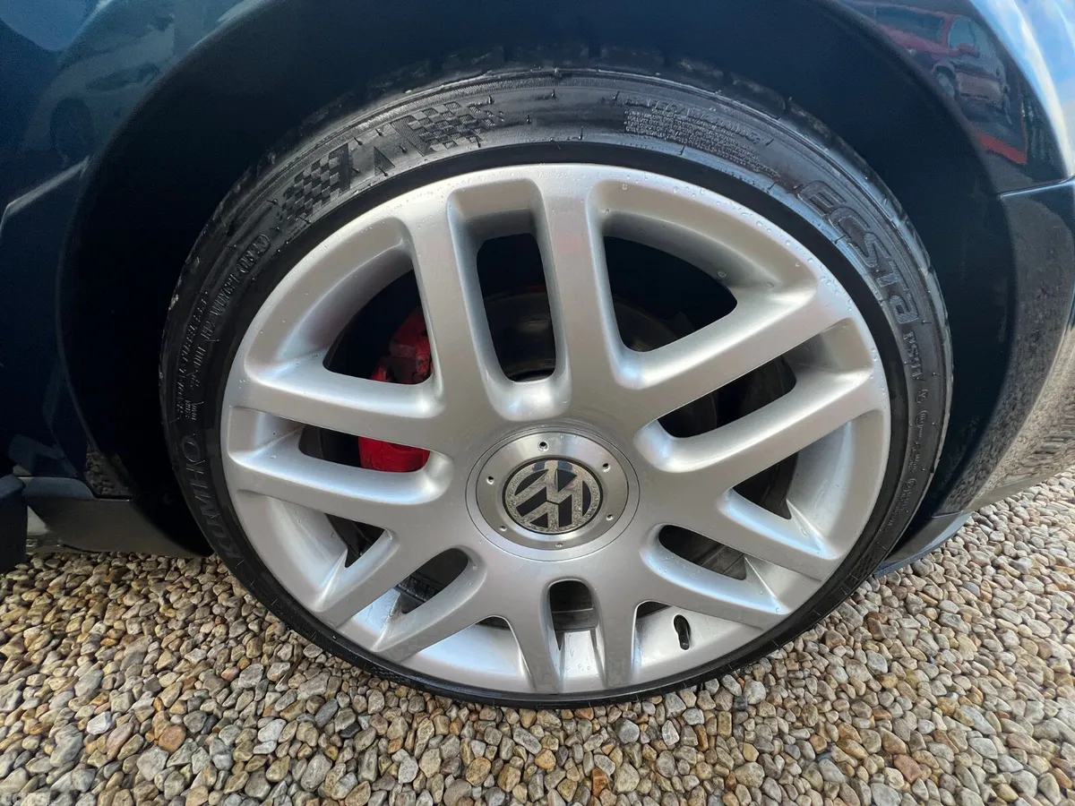 Volkswagen Passat Saloon, Petrol, 2002, Blue
