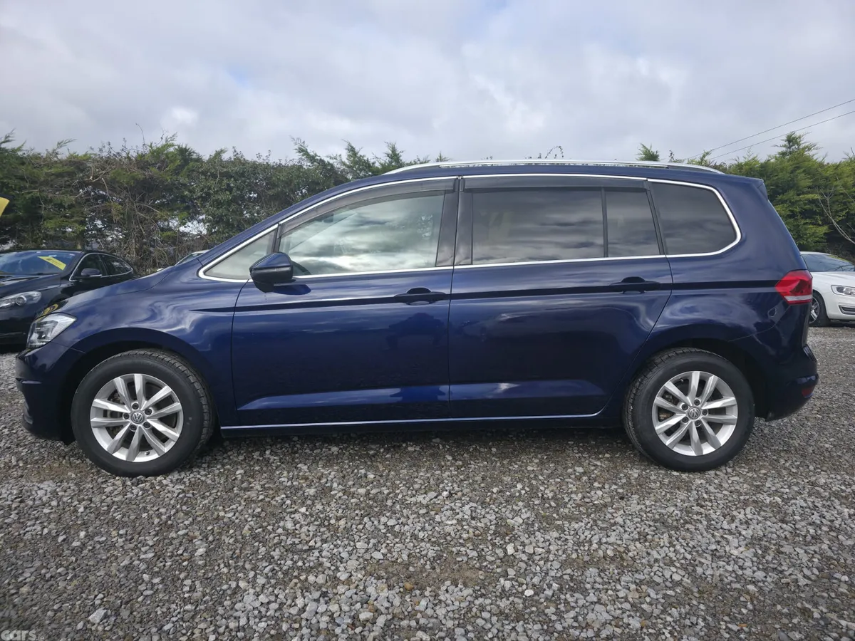 Volkswagen Touran MPV, Petrol, 2019, Blue