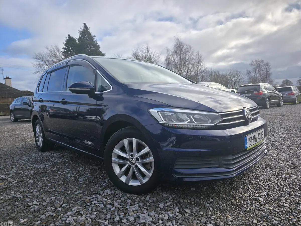 Volkswagen Touran MPV, Petrol, 2019, Blue