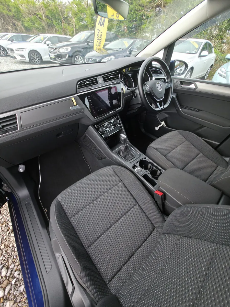 Volkswagen Touran MPV, Petrol, 2019, Blue