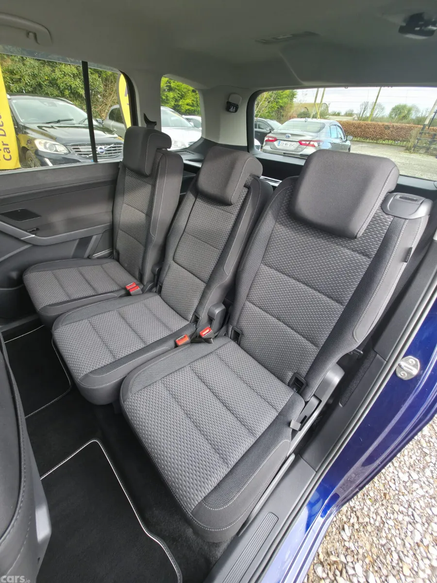 Volkswagen Touran MPV, Petrol, 2019, Blue
