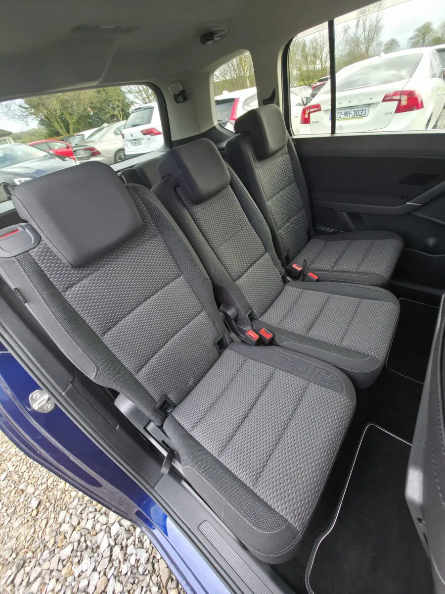 Volkswagen Touran MPV, Petrol, 2019, Blue