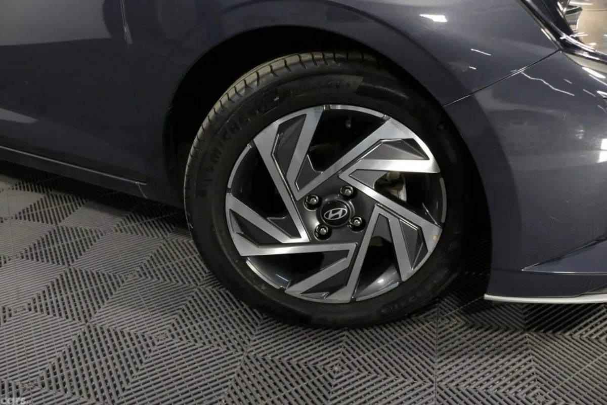 Hyundai i20 Hatchback, Petrol, 2024, Grey