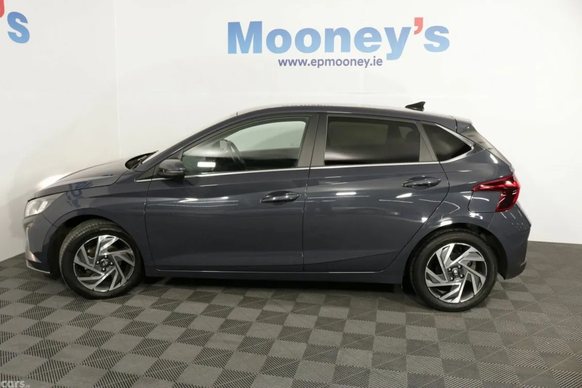 Hyundai i20 Hatchback, Petrol, 2024, Grey