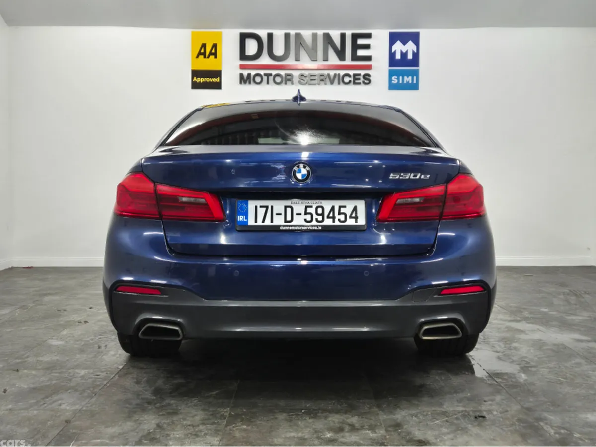BMW 5-Series Saloon, Petrol Plug-in Hybrid, 2017, Blue