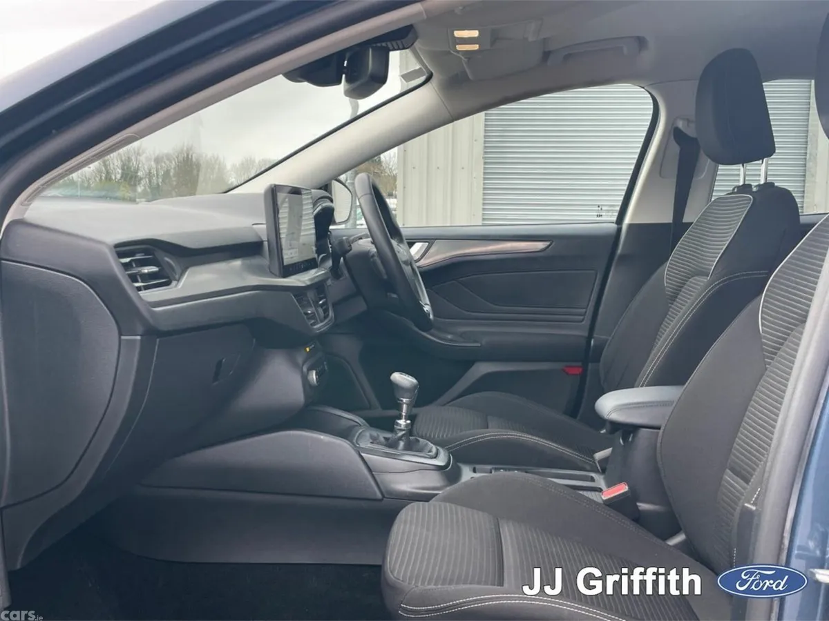 Ford Focus Hatchback, Petrol, 2023, Blue