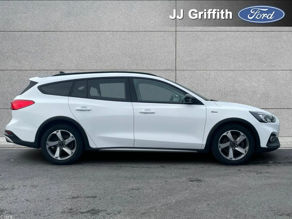 Ford Focus Estate, Petrol, 2020, White