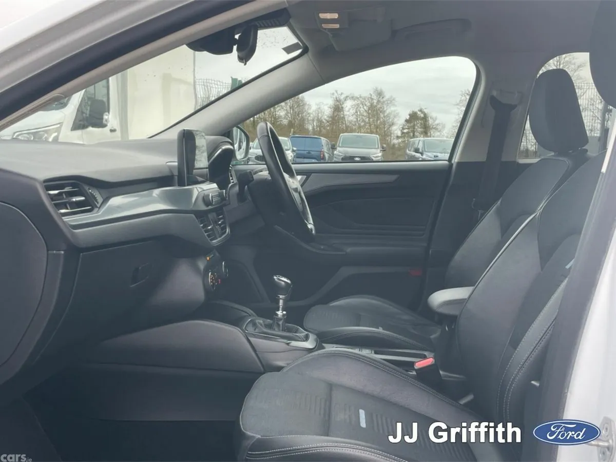 Ford Focus Estate, Petrol, 2020, White