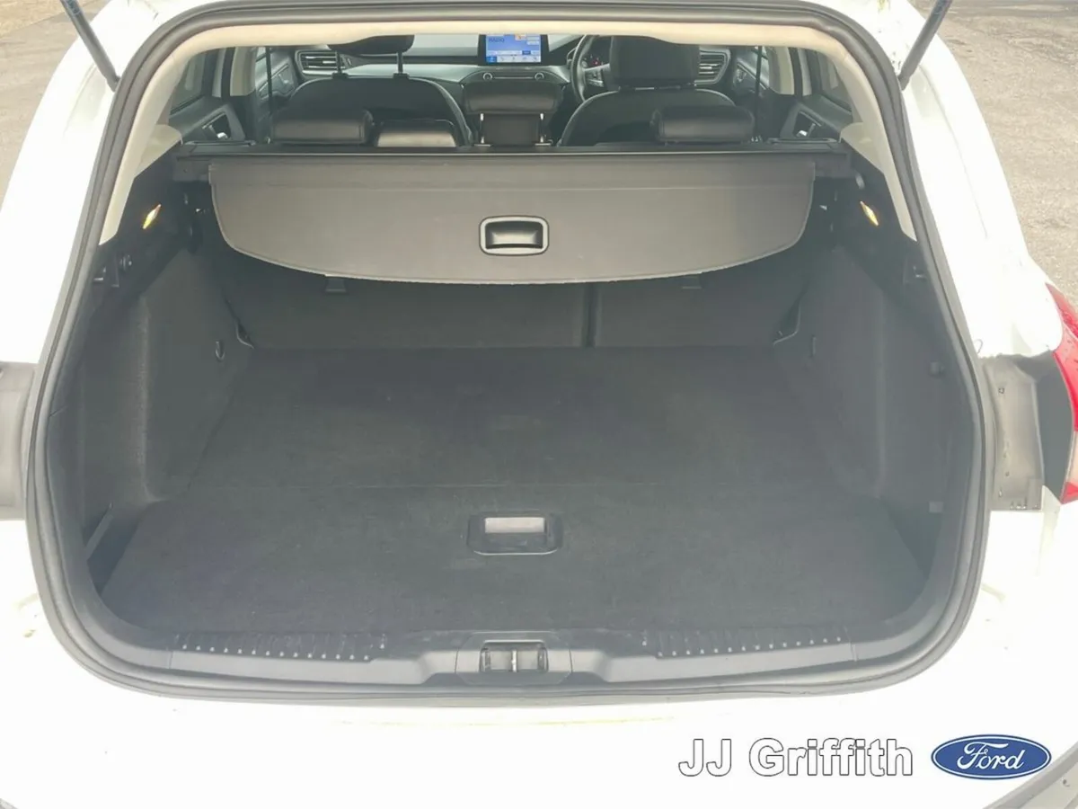 Ford Focus Estate, Petrol, 2020, White