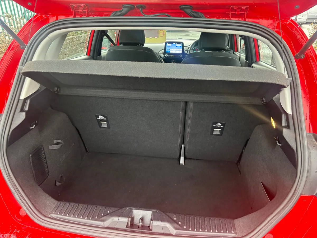 Ford Fiesta Hatchback, Petrol, 2020, Red