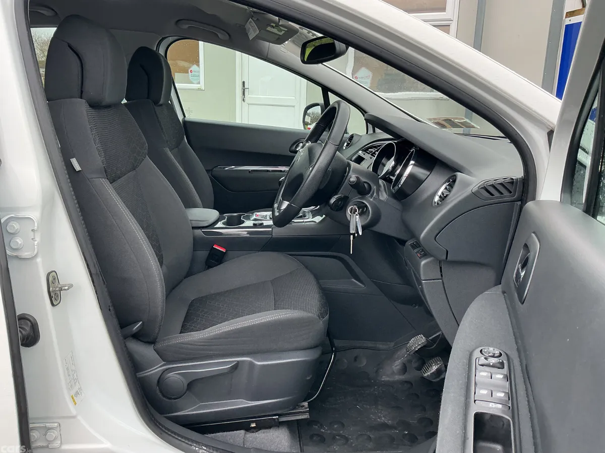 Peugeot 3008 SUV, Diesel, 2015, White