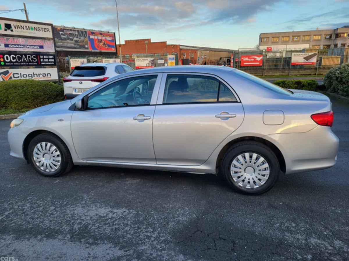 Toyota Corolla Saloon, Petrol, 2010, Silver
