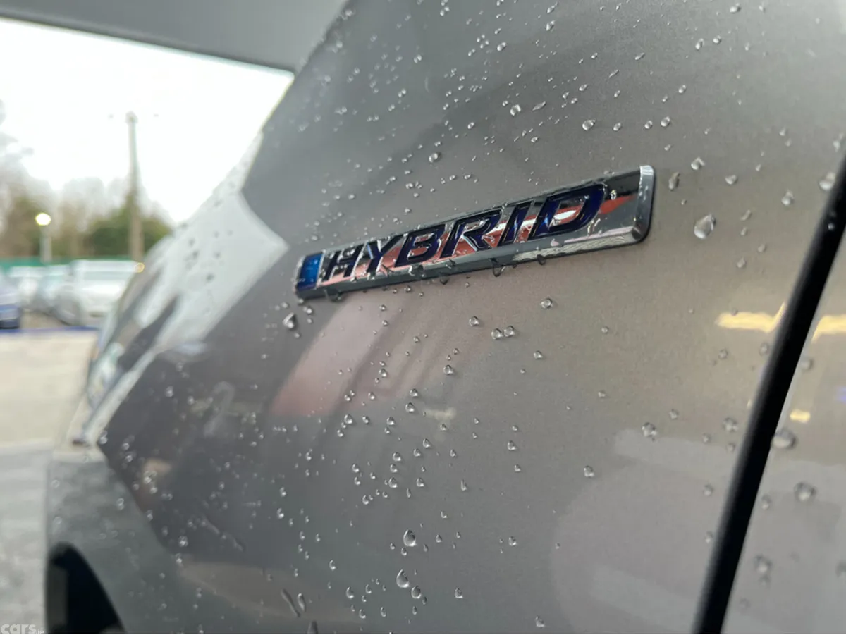 Honda Shuttle MPV, Petrol Hybrid, 2022, Silver