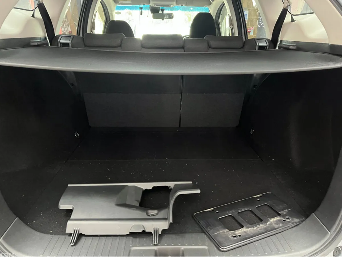 Honda Shuttle MPV, Petrol Hybrid, 2022, Silver